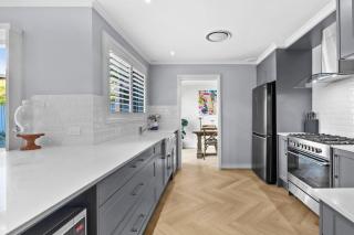 Palm Beach Retreat Getaway - 2