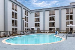 Spark by Hilton Atlanta Airport South College Park - 3