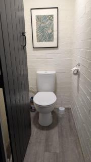 Home in Warwickshire Four bedroom with FREE parking - 1