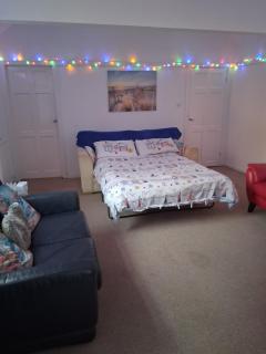 The Coach House Apartment - 8