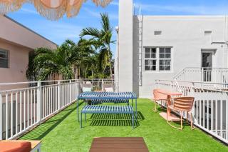 Blue Flamingo Suites, Art-Déco Boutique Hotel - 1