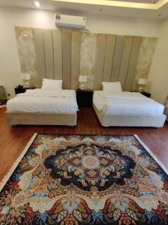 Farmhouse in F-10 ISB Perfect for Families Groups - 8