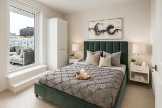 Bright and Spacious 2BR Condo near Stanley Park - 0