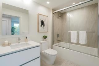 Bright and Spacious 2BR Condo near Stanley Park - 1