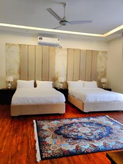 Farmhouse in F-10 ISB Perfect for Families Groups - 7