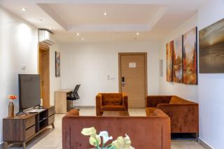 CasaNova Airport Suites - 0