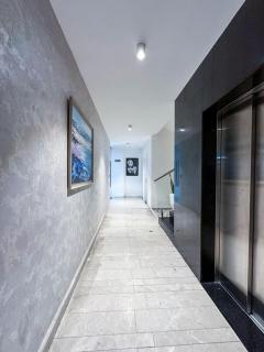 EasyStay Premier 2BDR Tribute House - 8