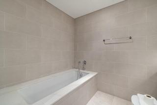 New Luxury Canalfront 2 Bedroom Apartment with Burj Views - 9