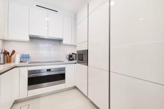 New Luxury Canalfront 2 Bedroom Apartment with Burj Views - 4