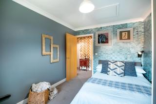 Perfect Booking Central, Stylish and Comfortable - 2