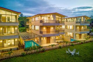 StayVista at Mount Willow with Mountain views, AC, Lawn - 0