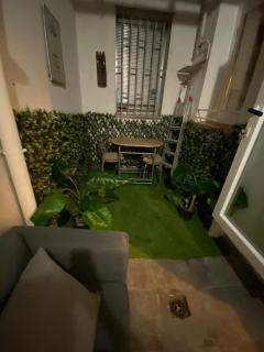 Sebastián Elcano, Embajadores Metro, centro de Madrid - 5