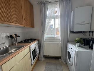 Stylish Studio Moments from Paddington Station- 2 - 4