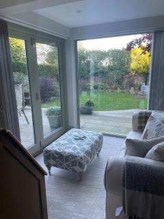 Harrogate Hidden Stay, Elegant central apartment with free parking - 4