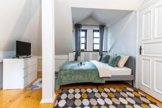 Golden Villas - Forest Retreat with Jacuzzi and Garden View - 8