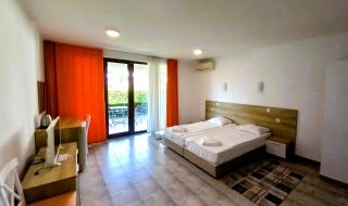 5-Star Spacious Beachfront Studio - 9