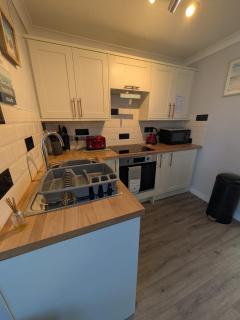 246, Belle Aire, Hemsby - Two bed recently renovated chalet, sleeps 5, free Wi-Fi, pet friendly, bed linen and towels included with onsite entertainment - 5