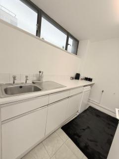 Designer Studio Flat at Tower Bridge - 4