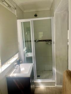 Cosy homestay in green area - 8