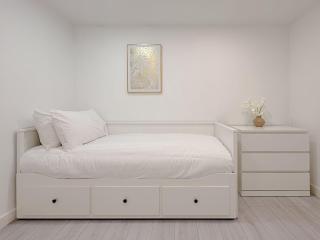 St Faiths - City Centre Apartment - 9