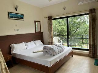 Lakeside Guest House - 2