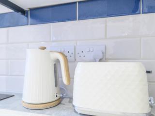 Pass the Keys Spacious Holiday Home in Vinery Place Parking - 4