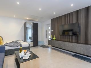 Pass the Keys Eden Gardens – Couples’ Holiday Home with Parking - 6