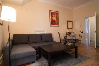 Cozy Balcony Apartment in Paddington - 3