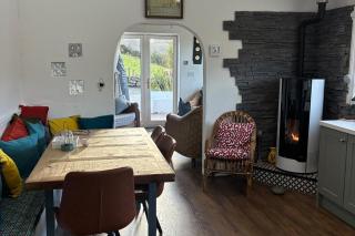 Family-Pet Friendly-Sleeps 8-Hot Tub-Sauna - 6