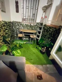 Sebastián Elcano, Embajadores Metro, centro de Madrid - 8