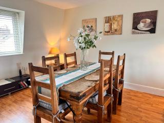 31b St Leonards Road - 2 bed with balcony - 1