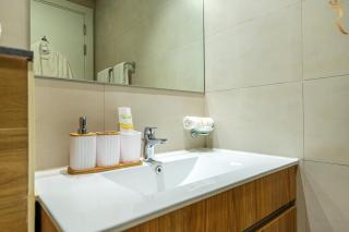 Modern Studio with Balcony in Maryah Vista 1 - 1