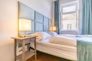 Comfortable & Amazing 2BR Apt with Local Flair - 3