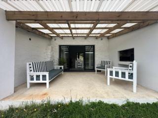 The Sheperd's Cottage - 7