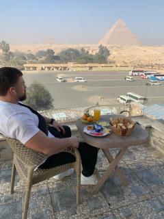 Tut & Pyramid View - 3