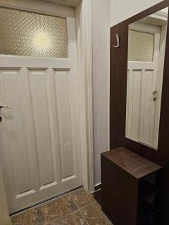 Super Central 2BR FREE Parking - 1