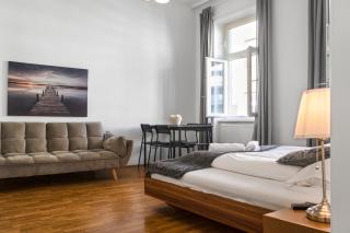 Comfy 2BR Apartment Near Downtown for Longstays - 3