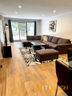 Comfortable & Spacious -2bd 2bth - Braddon - 0