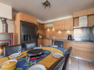 3 pièces à Morzine, centre, proche pistes, 3*, WiFi, balcon, parking, jacuzzi, animaux OK, 6 pers - FR-1-754-37 - 3