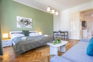 Spacious 2BR Apartment with Shared Facilities - Heart of Vienna - 0