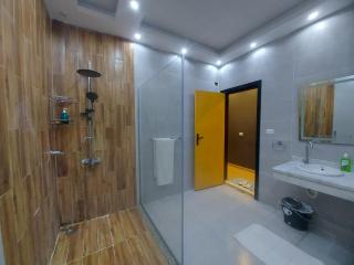 Fantastic Central Apartment - 8