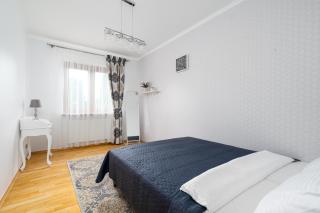 Golden Villas - Elegant Family Villa with Garden near Warsaw - 3