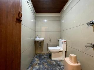 The Marina Deluxe Kozhikode - Premium Spacious AC Rooms - 7