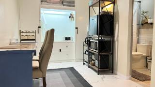 Cozy Nest Fully-furnished apartment with Manila Skyline View Rooftop - 4