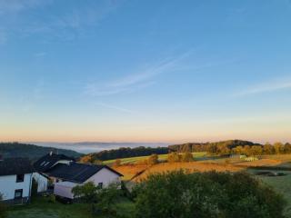 CJS Apartments - Chill or Drive am Nürburgring, Free Parking, WLan, Spacious Rooms, Quiet Location - 1