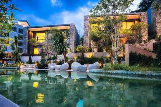 Nature-Inspired 2BR Duplex P12 with pool and gym - 0