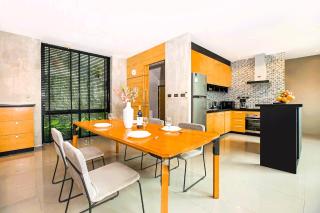 Nature-Inspired 2BR Duplex P12 with pool and gym - 5