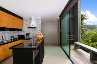 Nature-Inspired 2BR Duplex P12 with pool and gym - 2