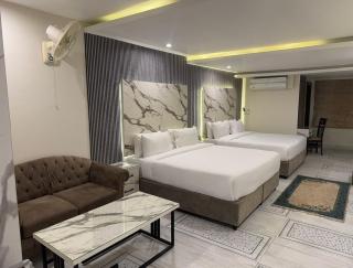 Prestige Guest House - 0