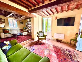 Magical Villa di Gioia Breathtaking views, large private garden and olive grove - in a cool village on the Umbria Tuscany Border - 4